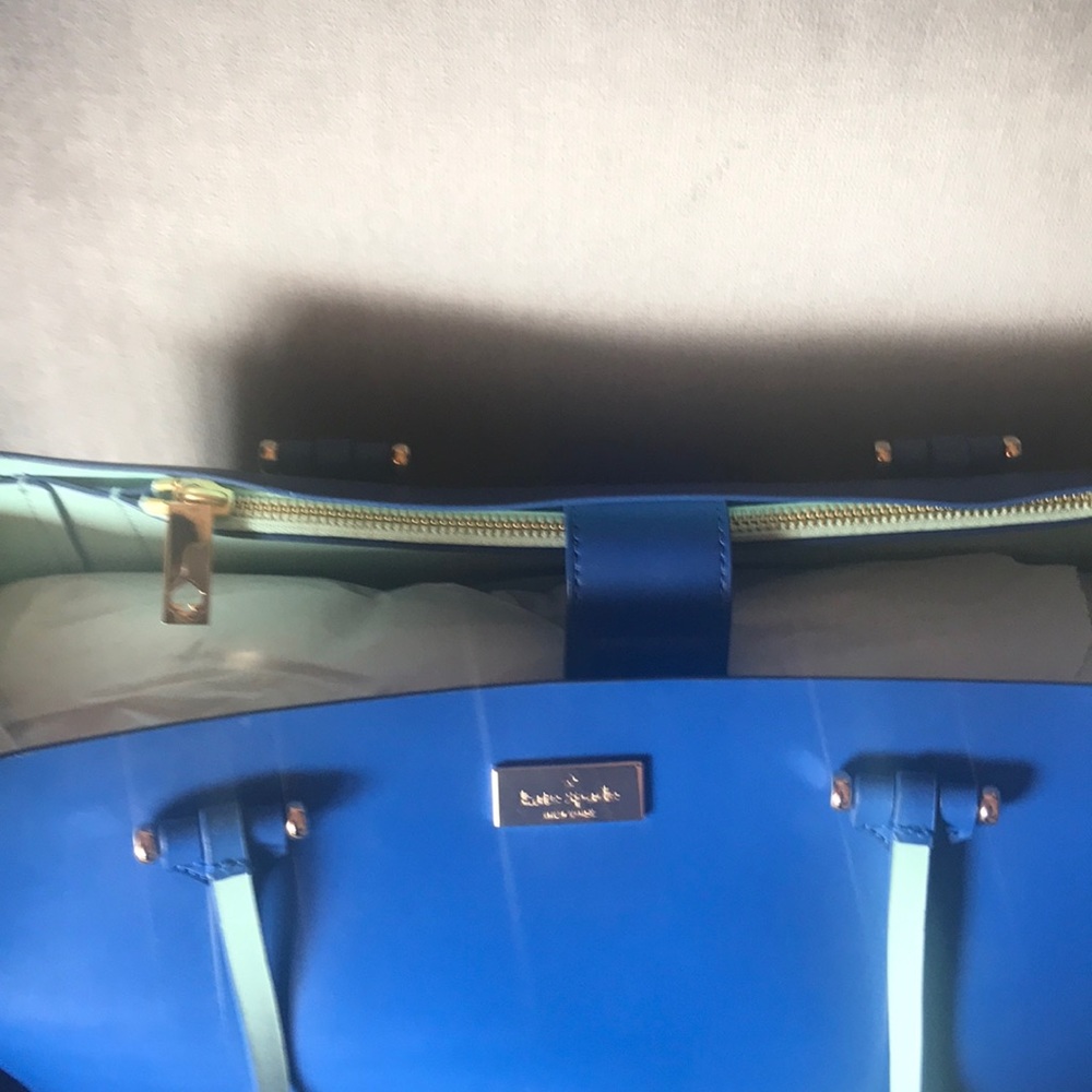 Tote - Picture 2 of 2